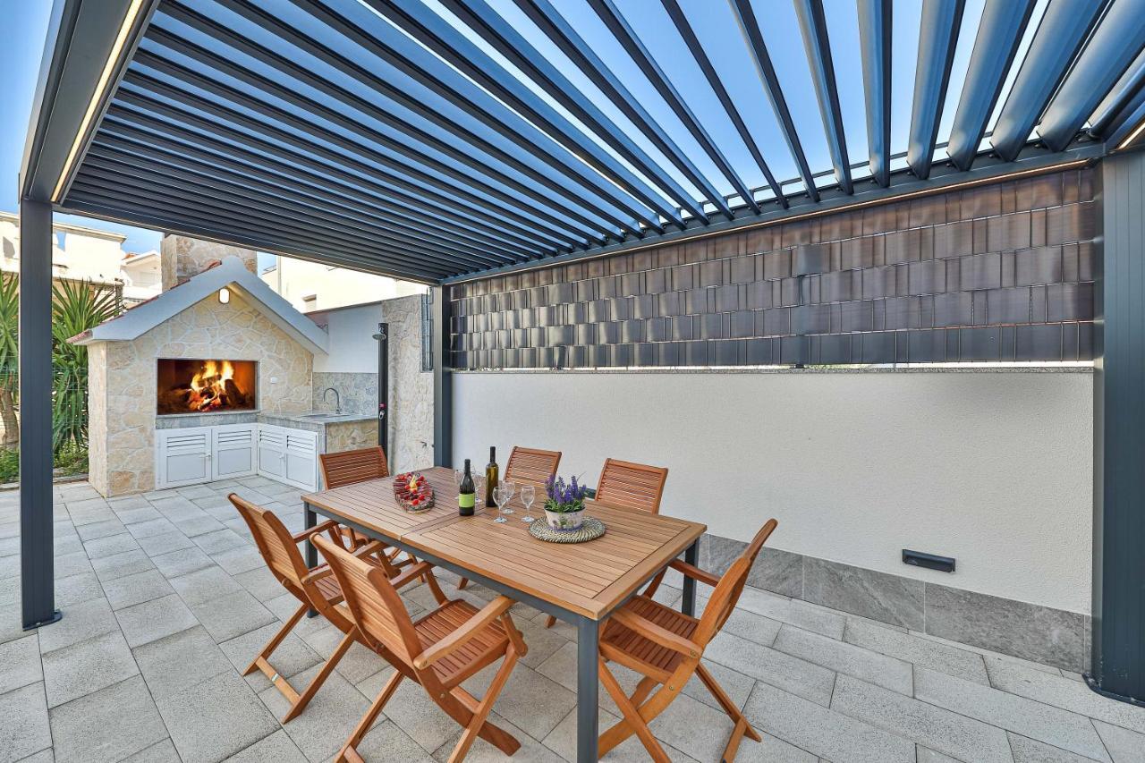 Luxury Apartment Pia With Swimming Pool And Grill Trogir Exterior photo